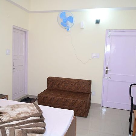 Krishna B&B Near Mall Road شيملا المظهر الخارجي الصورة