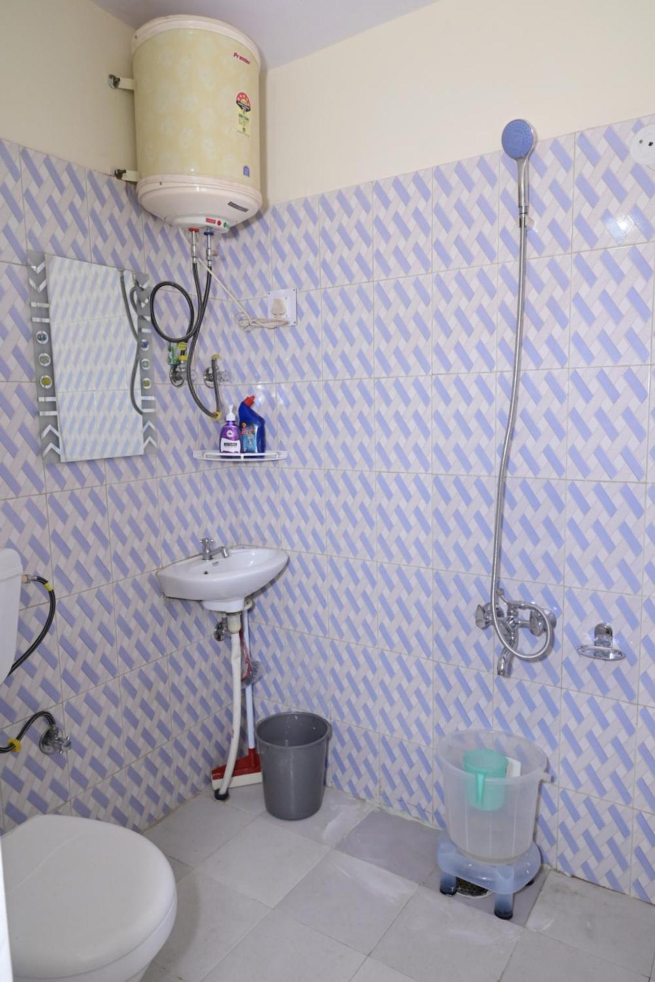Krishna B&B Near Mall Road شيملا المظهر الخارجي الصورة