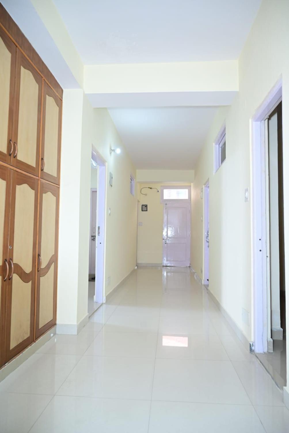 Krishna B&B Near Mall Road شيملا المظهر الخارجي الصورة