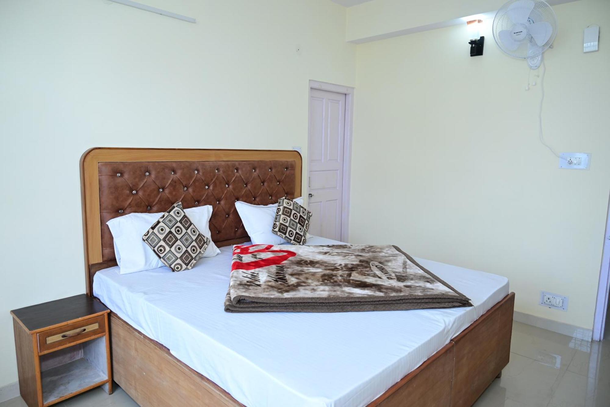 Krishna B&B Near Mall Road شيملا المظهر الخارجي الصورة
